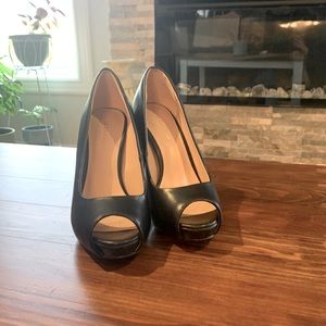 Le chateau toeless platforms black never worn